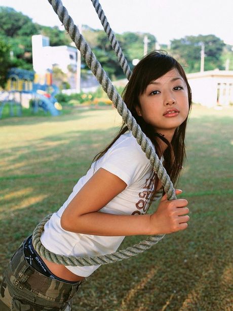 Dazzling asian chick looks incredibly sexy in her little bikini