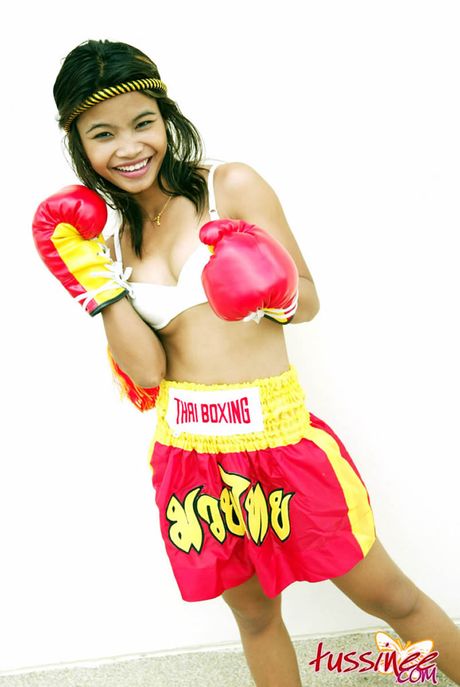 Bangkok teen Tussinee in a sexy Muay Thai boxing outfit