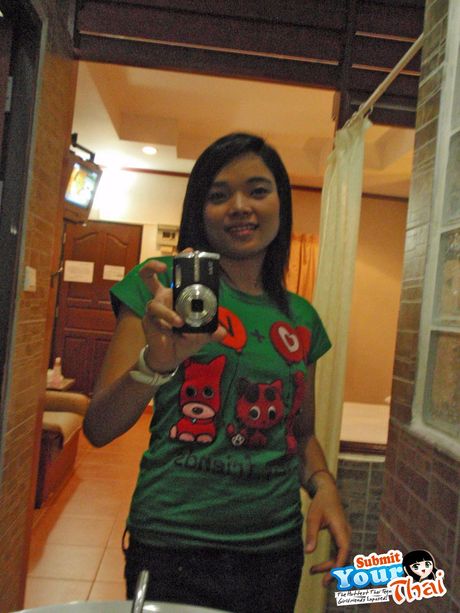 Thai girlfriend sucks cock and gets fucked