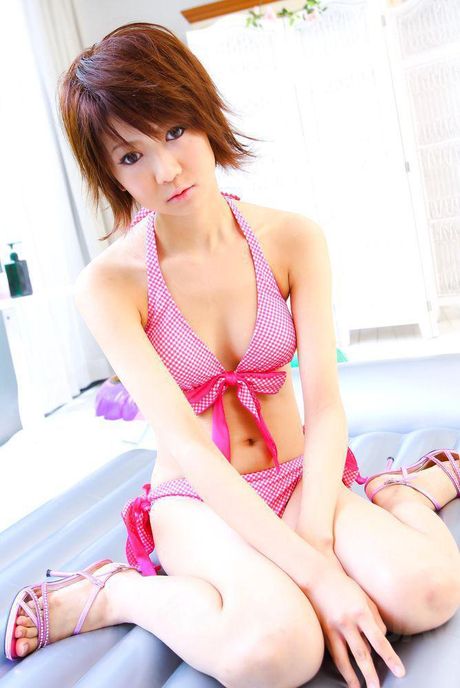 Cute slender gal Miria Hazuki appears in a bikini! Yakitori fuck makes me cum! The finish is continuous cum shot of thick semen!