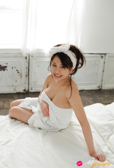 Mei Matsumoto Asian loves covering big tits and body in white