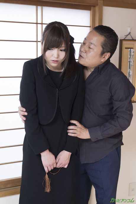 Shino Aoi Naked Widow Works For Debt