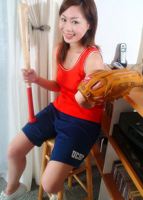 Chinese in Shorts Pics